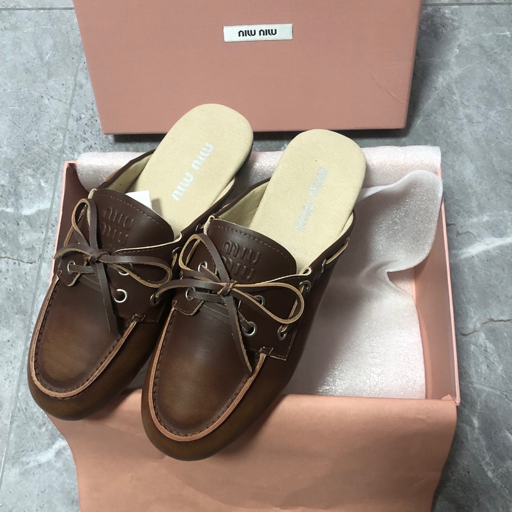 Miu Miu Brown Leather Bow Loafers - Picture 5 of 7